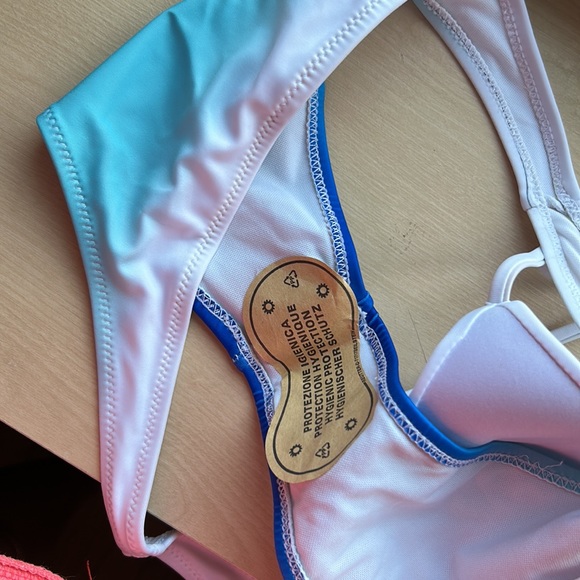 Brand new bikini - Picture 5 of 5